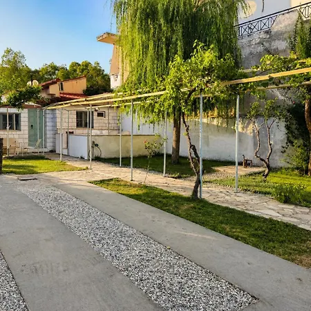 Coastal Retreat In With Private Entrance * Erétria