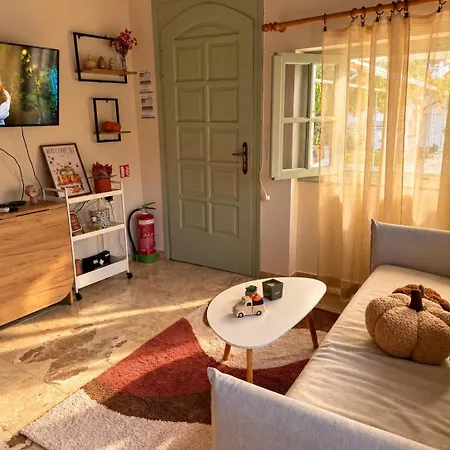 Coastal Retreat In With Private Entrance בית נופש *